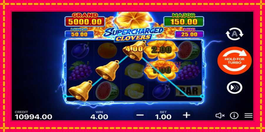 Supercharged Clovers: Hold and Win автомат со уникатна механика, слика 2