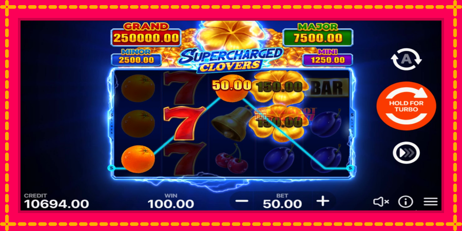 Supercharged Clovers: Hold and Win автомат со уникатна механика, слика 4